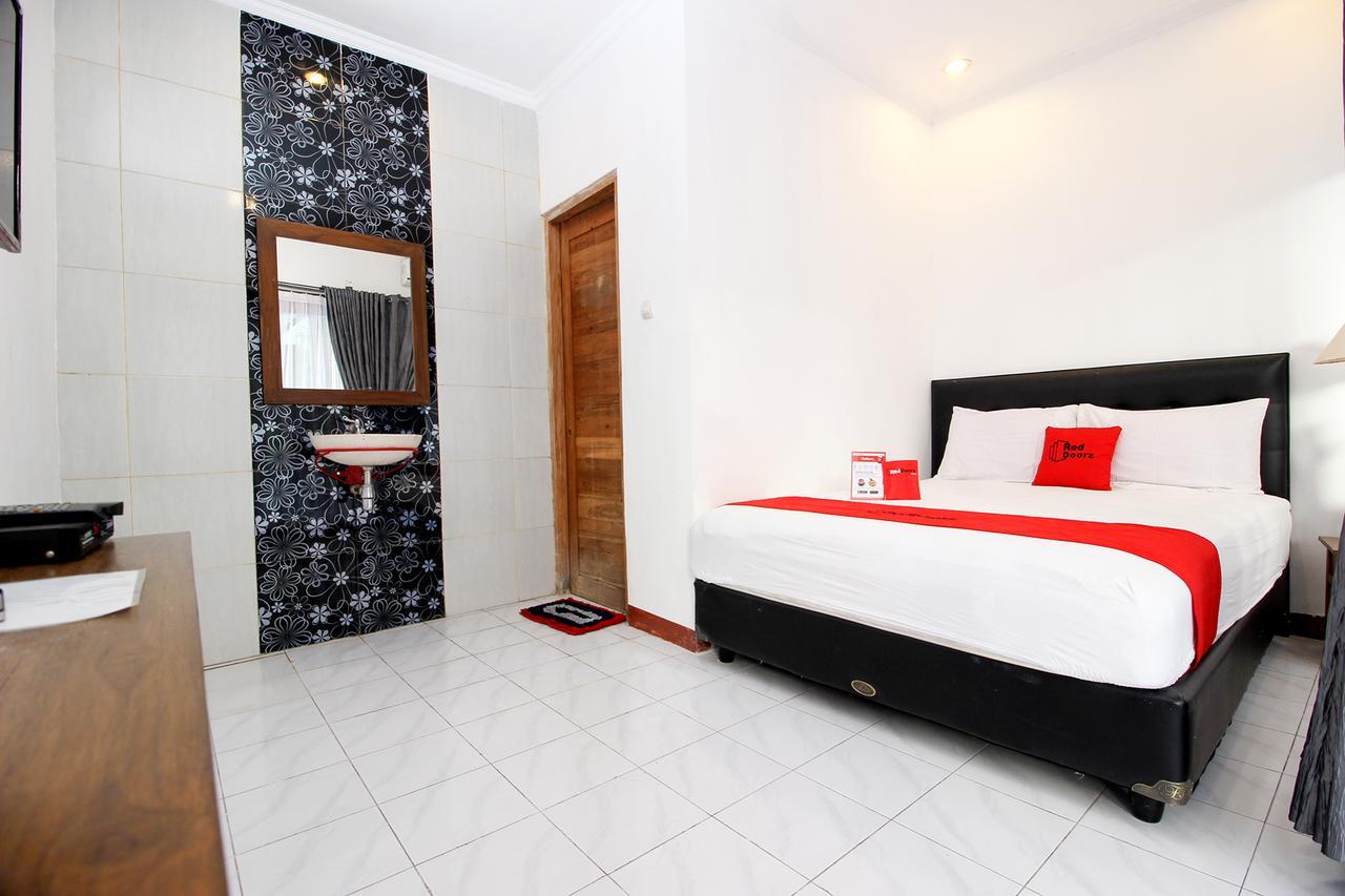 Reddoorz Plus @ Prawirotaman 3 Yogyakarta Esterno foto