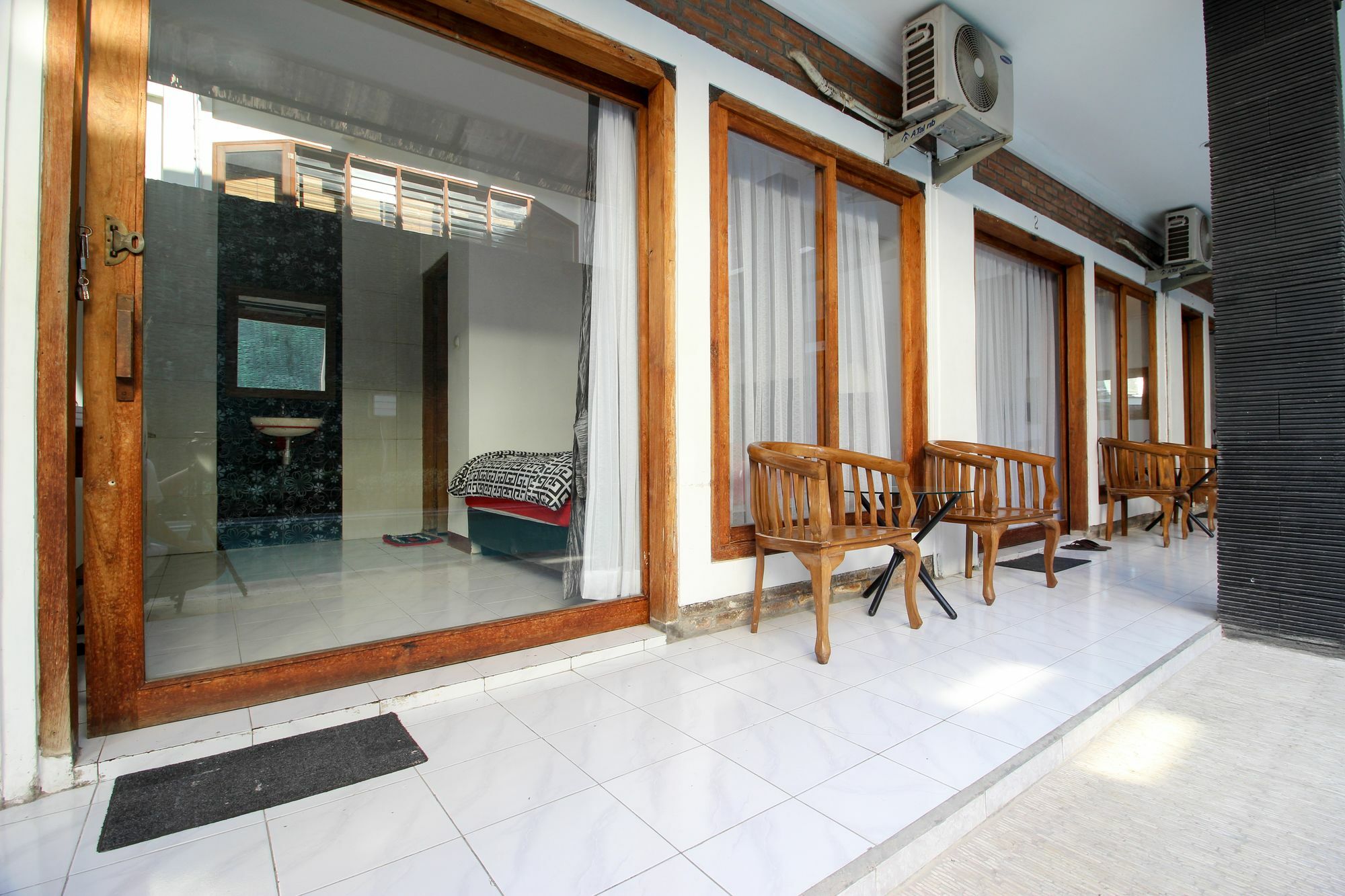 Reddoorz Plus @ Prawirotaman 3 Yogyakarta Esterno foto